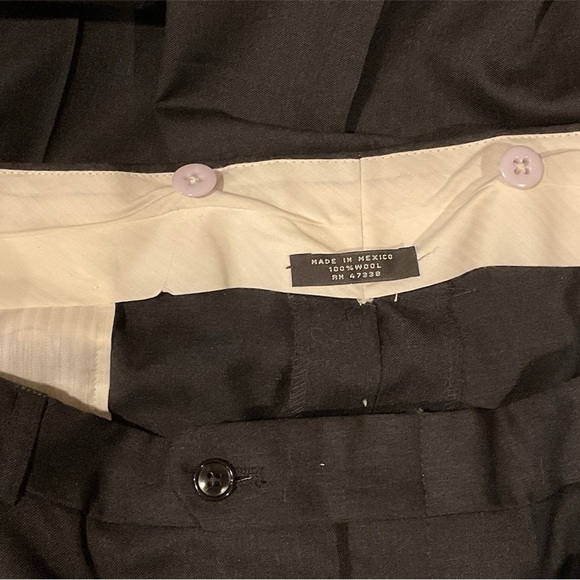 MENS SUIT PANTS 100% WOOL BLACK DRESS PANTS SIZE 42” x 30” GENTLY WORN - Picture 3 of 3